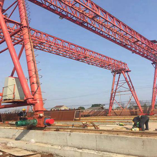 湖北武汉龙门吊厂家 龙门吊作业鸣铃规定：一声清铃示警，筑牢现场安全防线