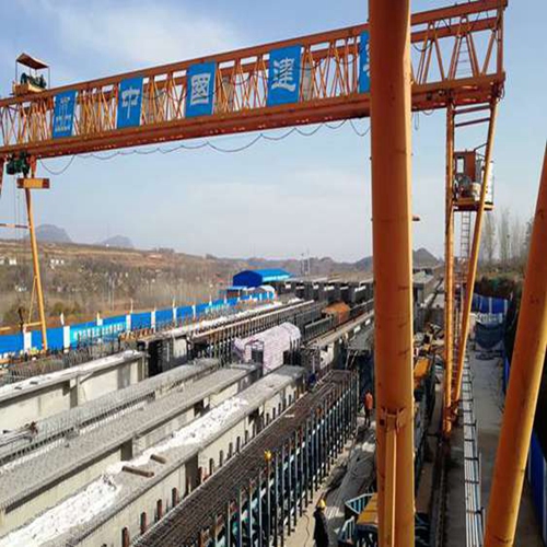 新疆哈密龙门吊厂家 单悬臂龙门吊紧急停止与故障自诊断：给“钢铁臂膀”装稳安全“急刹”与故障“预警眼”